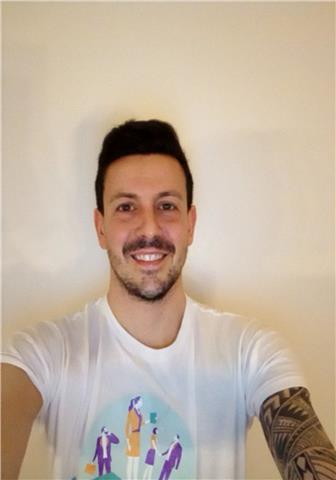 Inglese perfetto, ho vissuto 7 anni in Australia, manager di ristorante. Ielts test 7