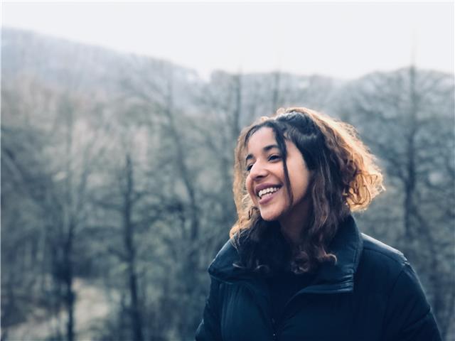 Studentessa solare con diploma bilingue Inglese/Italiano ottenuto al Deledda International School per insegnare Inglese vicino a Savona
