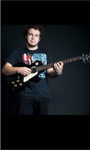 Professeur de guitare depuis 3 ans plateforme anacours et allegro musique