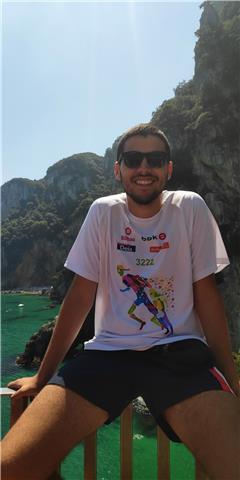 Graduado en bioquímica y biología molecular se ofrece para dar clases a eso y bachillerato de biología, matemáticas, química y física, o universidad