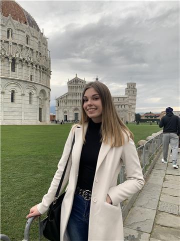 Studentessa diplomata al Liceo Scientifico