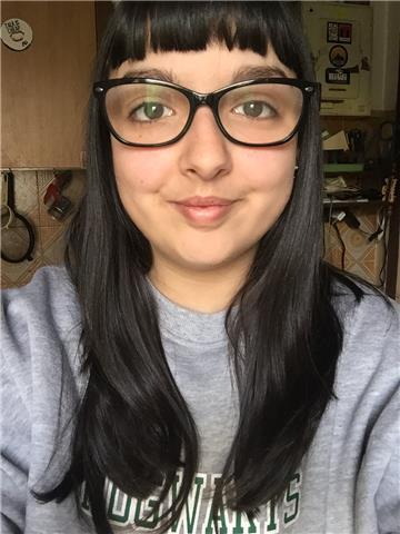 Ragazza diplomata per ripetizioni di inglese