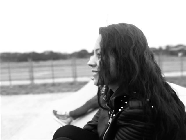 Profesora de guitarra ofrece sus clases, nativo de santa cruz - bolivia, con mucha experiencia, desde clásicos hasta rock alternativo