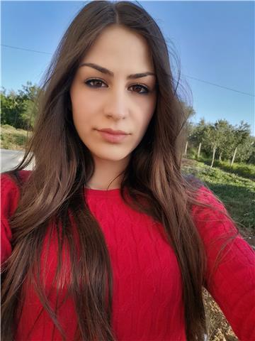 Insegnante di italiano offre lezioni private a tutti gli alunni (medie ed elementari) che hanno bisogno di ulteriore aiuto