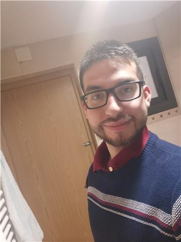 Profesor de piano clásico y jazz. con experiencia para todas las edades, tanto nivel principiante como avanzado. obras clásicas hasta obras contemporáneas modernas como pop, rock, jazz.. lo que te guste