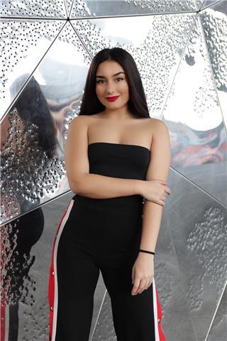 Estudiante de bachillerato con lengua materna catalana ofrece clases de catalán y repaso a niños