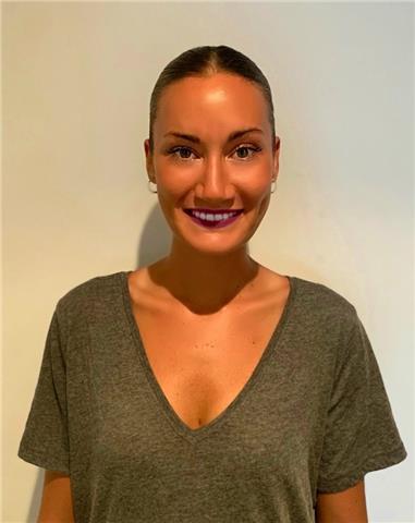 Maestra titulada de educación infantil se ofrece para dar clase de todas las materias y el cuidado de niños