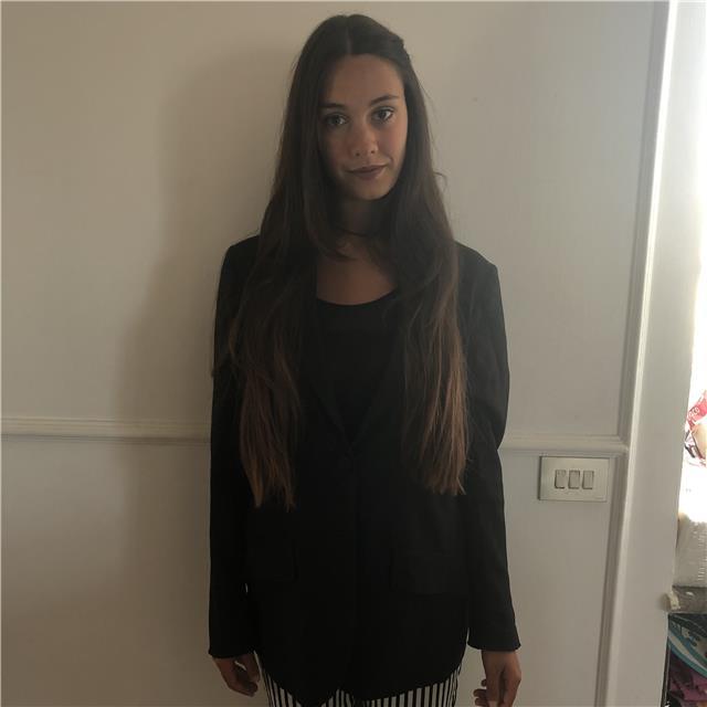 Ragazza universitaria offre lezioni private di lingue ( spagnolo e anche inglese).
Ho vissuto a Londra per un anno e mezzo e ho fatto vari progetti in Spagna