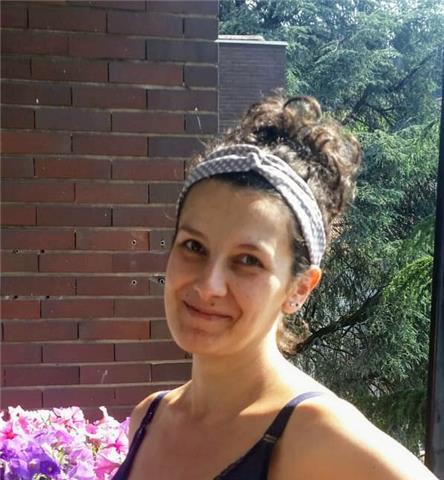 Laureata all'accademia di belle arti di brera offre lezioni di disegno artistico e storia dell'arte