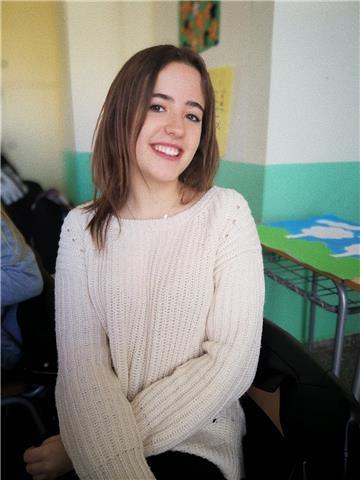Doy clases particulares económicas de Lengua Castellana y Literatura para ayudar a los más jóvenes y para seguir formándome y aprendiendo con ellos