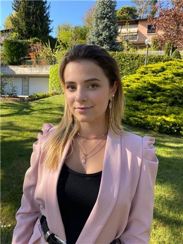 Laureata in Economia e Commercio con esperienza pregressa offre ripetizioni in inglese, economia e matematica