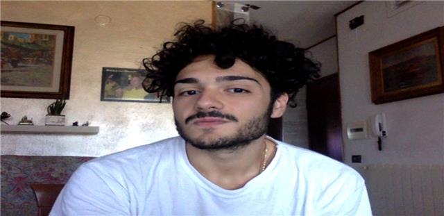 Ragazzo con grado  C1  di Inglese offre lezioni private per bambini ed adulti
