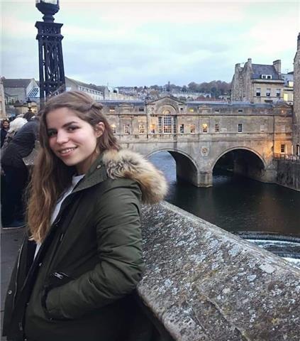 Doy clases económicas de inglés, biología, castellano y valenciano nivel eso y bachillerato, y cualquier otra materia en nivel de primaria