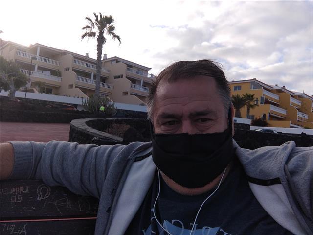 Profesor con más de 30 años de experiencia en institutos públicos y privados y más de 10 años en enseñanza a distancia en jóvenes y adultos. se ofrecen cursos paralelos, preparación de pruebas y exámenes, preparación en prueba de competencias clave