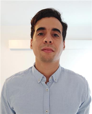 Mi nombre es jueid el mahdi. tengo 27 años. me licencié en la universidad de granada / españa.
soy un hablante nativo de árabe y puedo enseñarte (entonación - corán - educación islámica)

enseño el idioma árabe para todos los niveles y para todas las edad