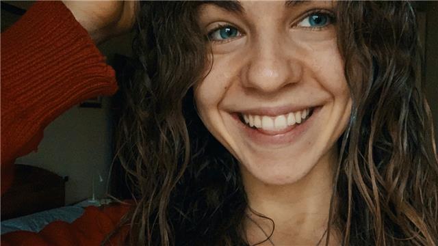 Laureanda in lingue per ripetizioni