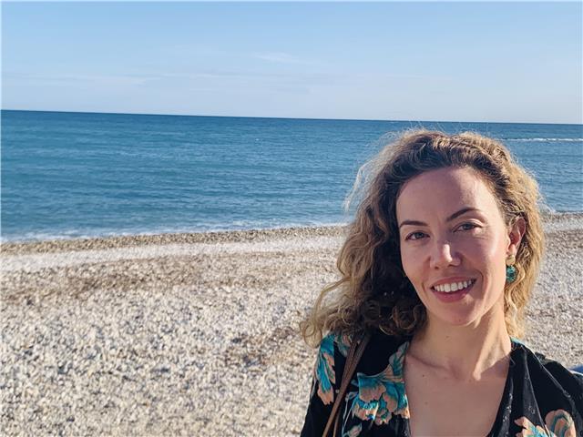 Profesora de inglés particular,ofrece clases de conversación, interpretación y gramática