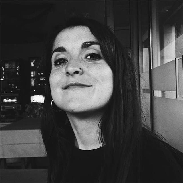 Profesora especialista en imagen y sonido con experiencia en el sector ofrece clases particulares de photoshop, illustrator, premiere y otros programas de edición de imagen y video de manera totalmente online!