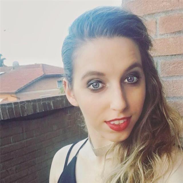 Laureata in Giurisprudenza (Magistrale) e attualmente impiegata quale legal counsel a Milano
