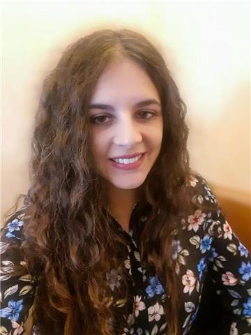 Traduttrice e tutor linguistico con laurea magistrale all'estero impartisce lezioni di inglese e spagnolo, scritto e orale a tutti i livelli e di francese livello base