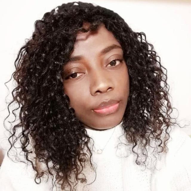 Salve
Sono studentessa cui e mi piacerebbe imparare la lingua francese ai bambini, sono madrelingua francese, quindi sarebbe un piacere di impararlo soprattutto ai bambini in età di pronunciare le lettere , le parole perfettamente. 

Saluti