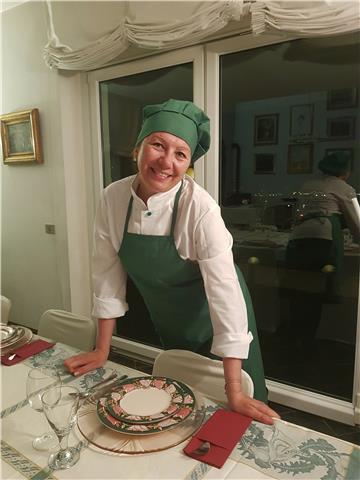 Chef per amore della cucina, gestore di Home restaurant ed organizzatrice di eventi con lunga esperienza, impartisce lezioni