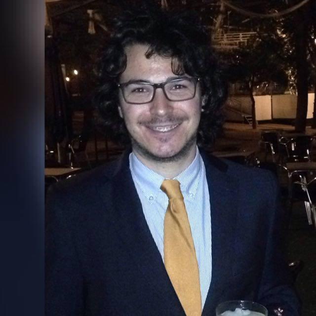 Farmacéutico en busca de trabajo. Gracias a mi carrera multidisciplinar, he llegado a estar en contacto con varias áreas de conocimiento
