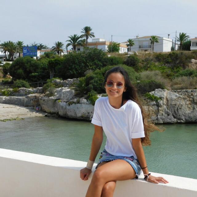 Profesora de ciencias e idiomas, bachillerato y secundaria