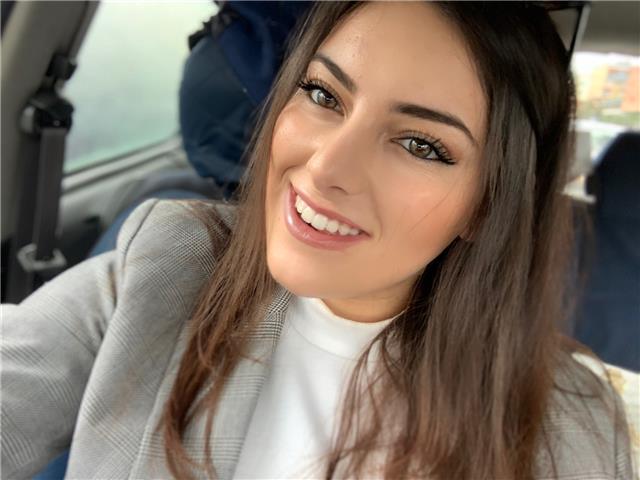 Laureanda in ingegneria aerospaziale offre lezioni private per alunni di medie,superiori e università in matematica, fisica, inglese e latino