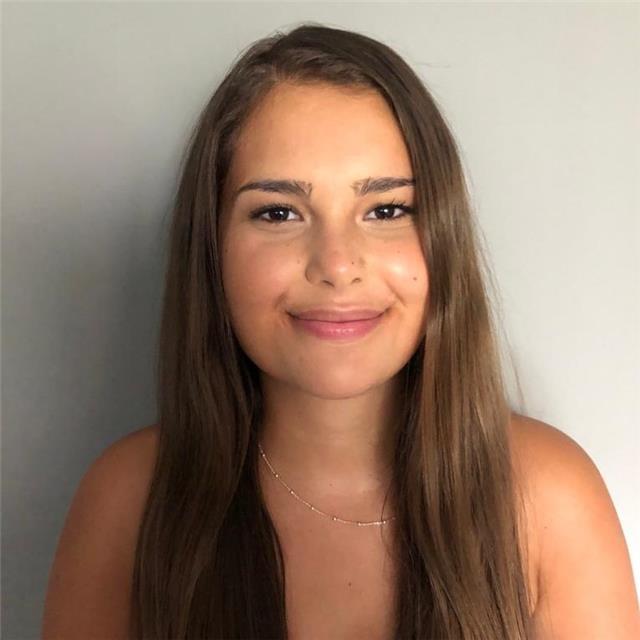 Estudiante de un Grado en inglés con nivel B2 ofrece clases de inglés tanto de gramática y vocabulario como de conversación a adultos y niños de todos los niveles