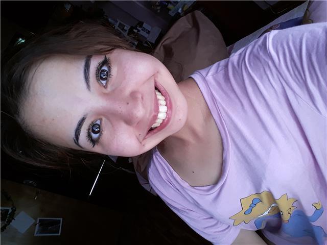 Profesora de matemáticas que imparte clases a niños y niñas de todas las edades