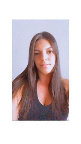 Periodista y apasionada de la rítmica. viviría en un viaje constante