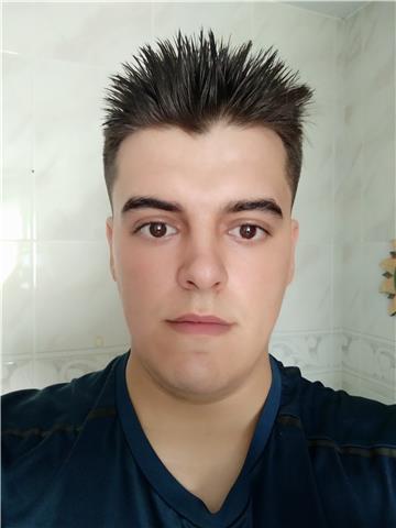 Estudiante de matemáticas ofrece clases particulares para estudiantes de primaria, eso o bachiller en pamplona. me desplazo