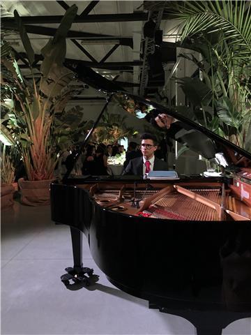 Insegnante di Pianoforte con diploma di Conservatorio