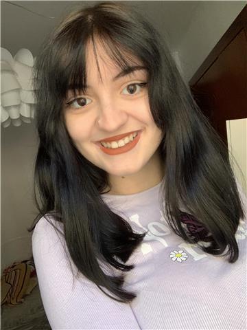 Doy clases de inglés (fce), catalán, castellano, latín y matemáticas (eso)