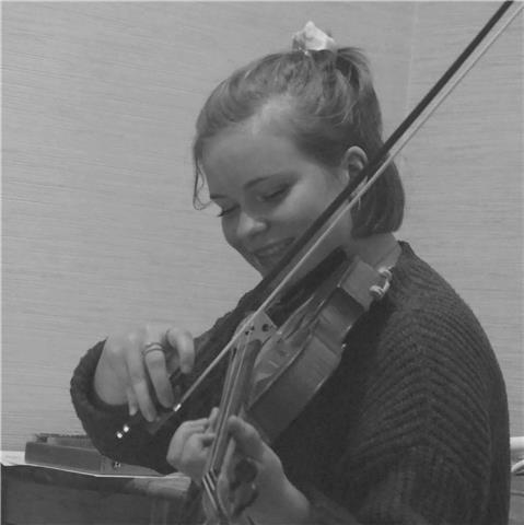 Professeure de Violon à Rennes. Etudiante au conservatoire et au  Centre de formation des musiciens intervenants , j'interviens en milieu scolaire et donne des cours particuliers de violon et formation musicale dans le cadre de ma formation