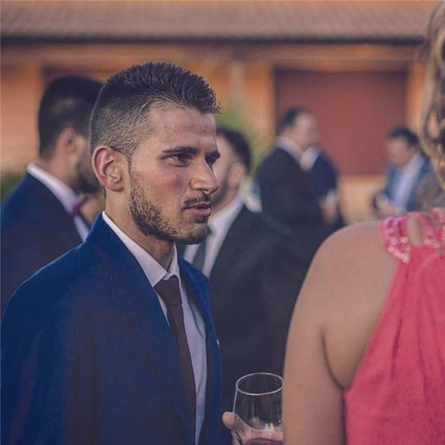 Clases para primaria en cualquier área o eso en las áreas de letras y humanidades. también catalán hasta nivel c2