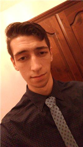 Ragazzo madrelingua inglese offre possibilità di conversare in inglese