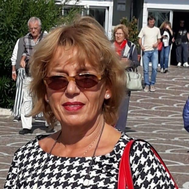 Avvocato impartisce lezioni di diritto e latino a studenti di scuola secondaria superiore altrui domicilio,prezzi concorrenziali
