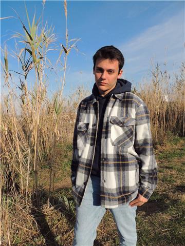 Alumno universitario da clases de repaso y apoyo para estudiantes de primaria, eso y bachillerato en barcelona