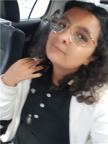 Mi sono laureata in scienze dell'educazione. Posso dare ripetizioni per qualsiasi materia umanistica, come psicologia, pedagogia,filosofia ecc..
Diplomata nel 2015 in Liceo delle scienze umane