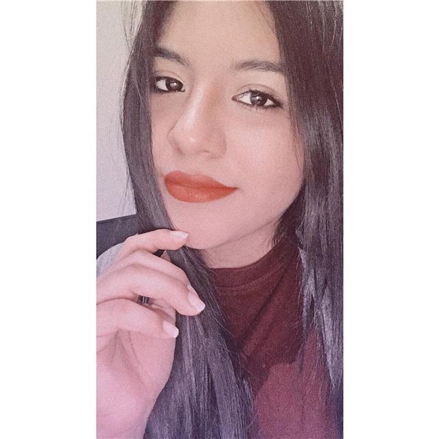 Soy una chica con paciencia y con ganas de aprender nuevas cosas para poder enseñar lo mejor posible