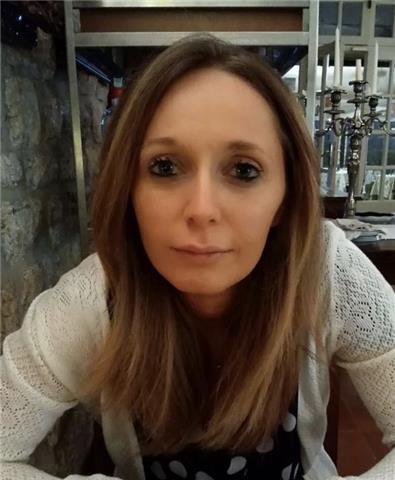 Laureata in lettere, giornalista