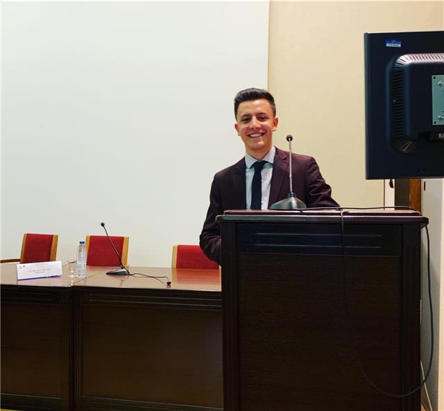 Estudiante de ingenieria se ofrece a dar clases de apoyo( primaria y eso)