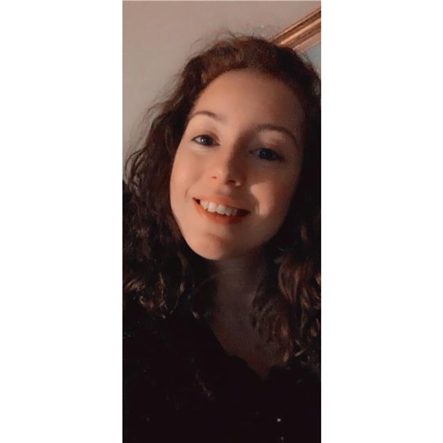 Studentessa universitaria offre ripetizioni online di inglese, francese, italiano, matematica, storia dell’arte, storia, geografia