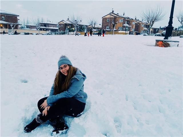Española nativa, se ofrece para dar clases particulares de lengua castellana y literatura.
se ofrece enseñar a hablar en español.
tengo premios a mejor escritora juvenil en concursos de mi ciudad y pueblo
