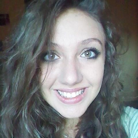 Laureata in economia e commercio con diploma di liceo scientifico offre ripetizioni di matematica e aiuto compiti