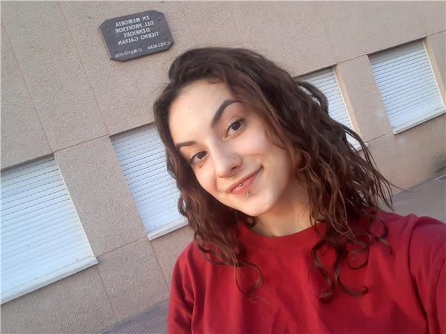Imparto clases particulares de primaria y 1° ESO de todas las asignaturas y apoyo. Puedes contactar conmigo por correo electrónico o llamando al móvi