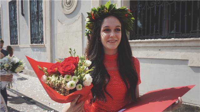 Laureata in Mediazione Linguistica e Culturale propone lezioni di inglese a studenti di medie e superiori