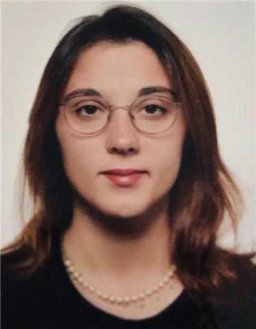 Laurenda in scienze della giurisdizione e diploma liceo